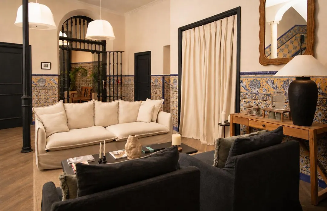 Honest Sevilla Hotel-1