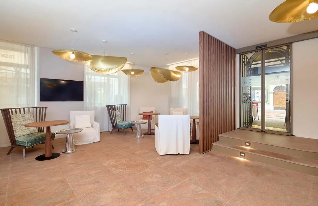 Hotel Centrale-1