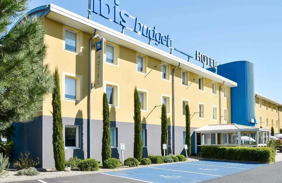 Ibis Budget Issoire-1
