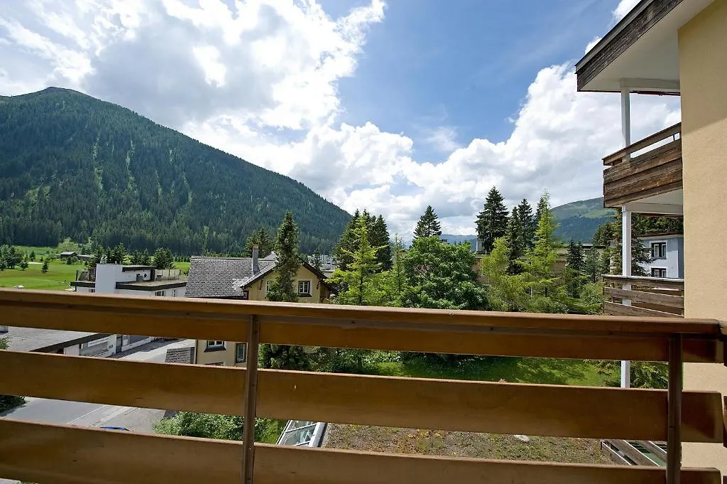 Hotel Cresta-1