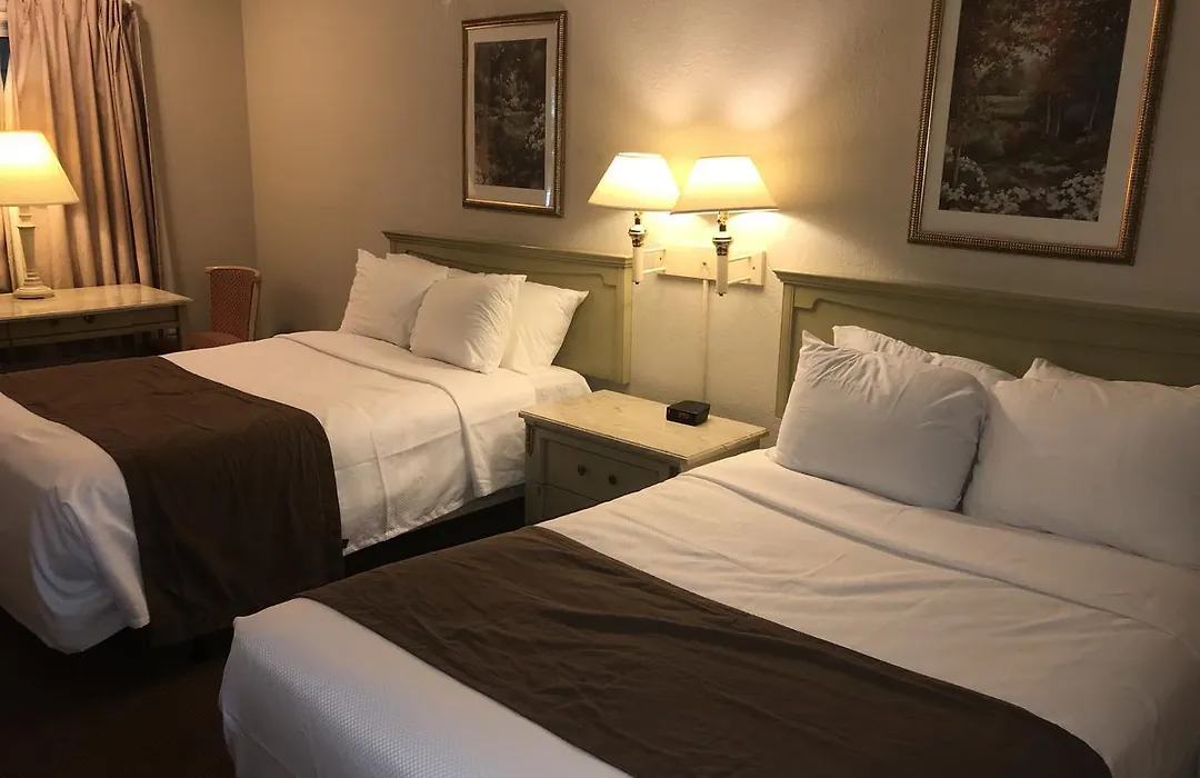 The Hometown Inn-1