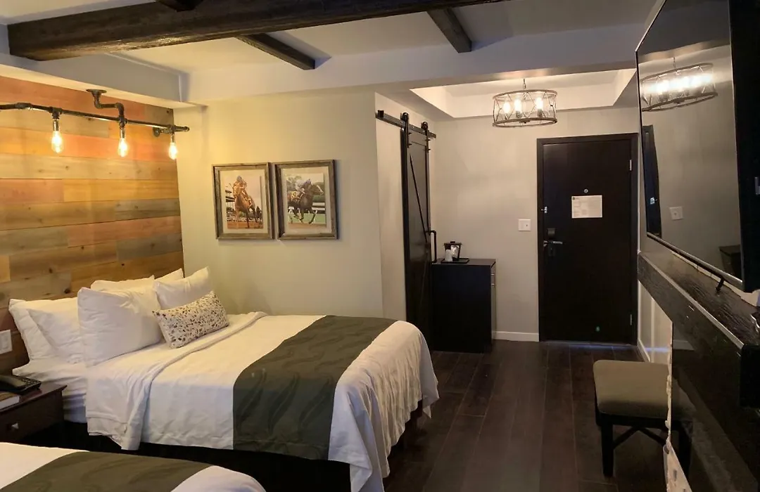 Cedar Stables Inn & Suites-1
