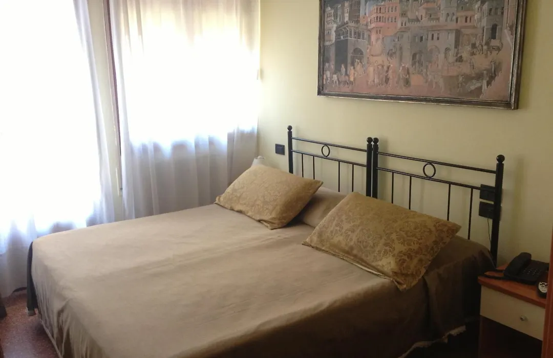 Guesthouse Alloggi Agli Artisti-1