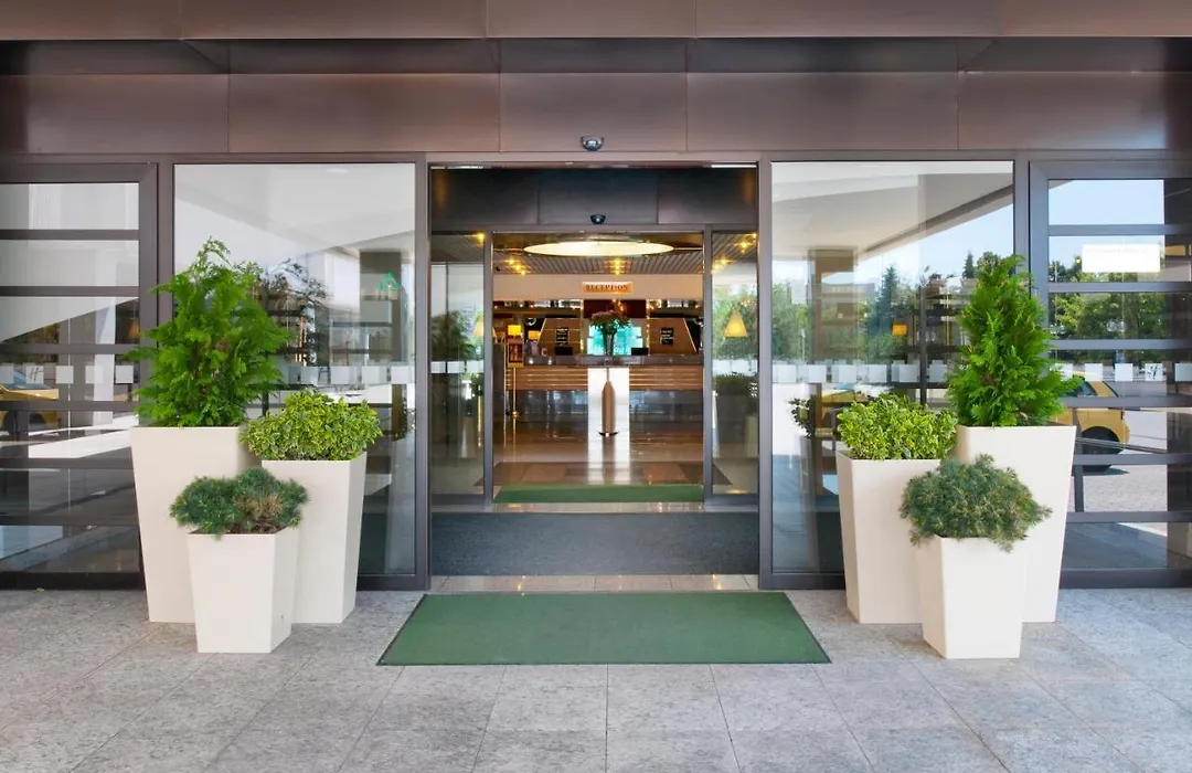 Holiday Inn Bratislava-1