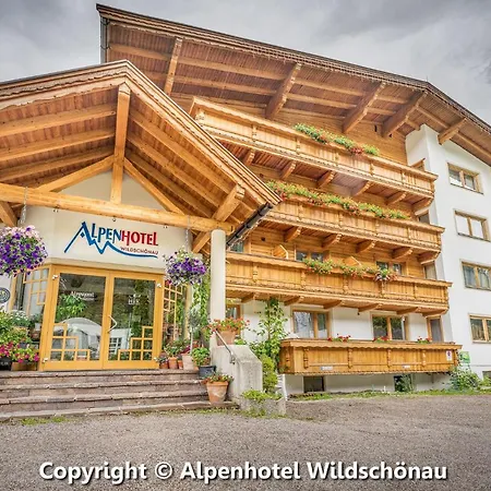 Alpenhotel Wildschönau B&B-2