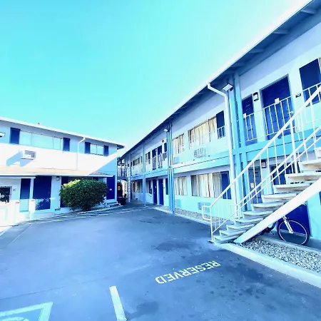 Valley Motel-3