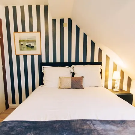 Boutique Hotel Joli Bois-3