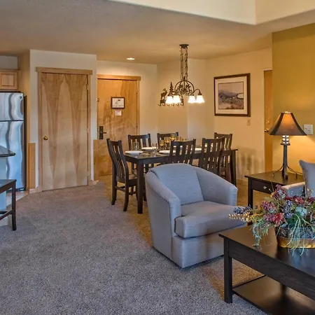 Grand Timber Lodge-3