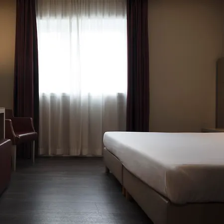 Smart Hotel Holiday-3