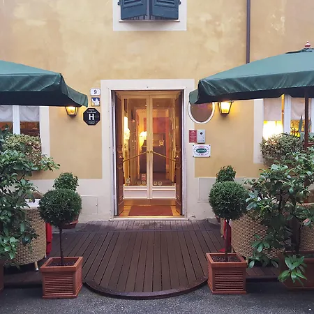 Albergo San Martino & Depandance-3