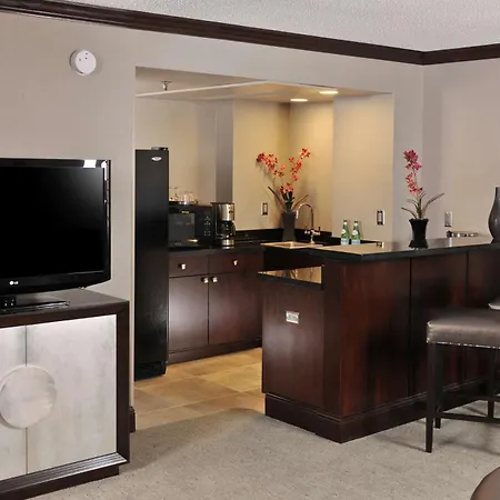 Embassy Suites Des Moines Downtown-3