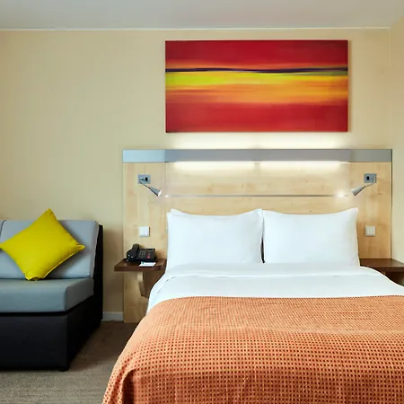 Holiday Inn Express Berlin City Centre West-3