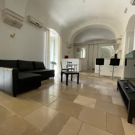 Palazzo Chiaia-2