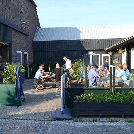 lodge 61 hotel aan het water-2