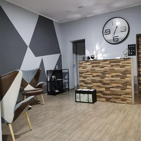 Re Carlo Rooms-2