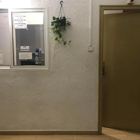 Hostal Muntaner-2