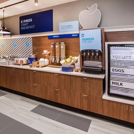 Holiday Inn Express Hotel & Suites Howell By Ihg-3
