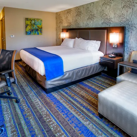 Holiday Inn & Suites Tupelo North By Ihg-3