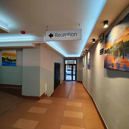 Corvin Plaza Apartments & Suites-2
