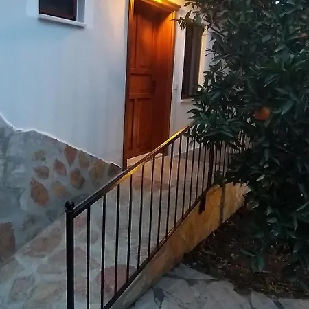Lindos Pension-3