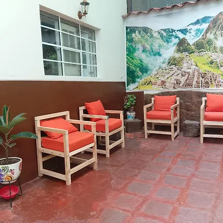 Hostel Tupac Yupanqui House-2