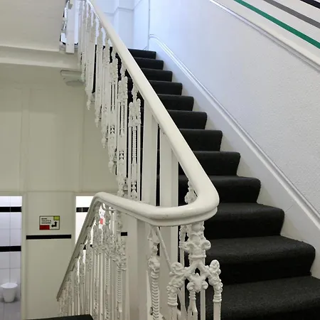 Urbany Hostel London 18-40 Years Old-2
