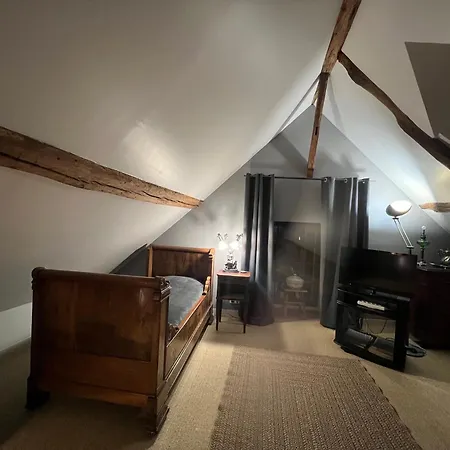 Petit loft de charme proche VERSAILLES SACLAY 30 mn PARIS jardin terrasse parking securisé-3