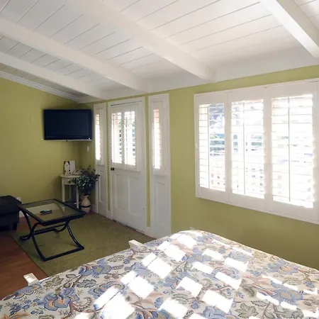Sunset Inn Pacific Grove-2