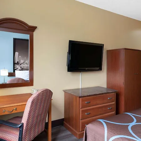 Super 8 By Wyndham Salisbury-2