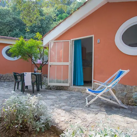 Villaggio Esca-3