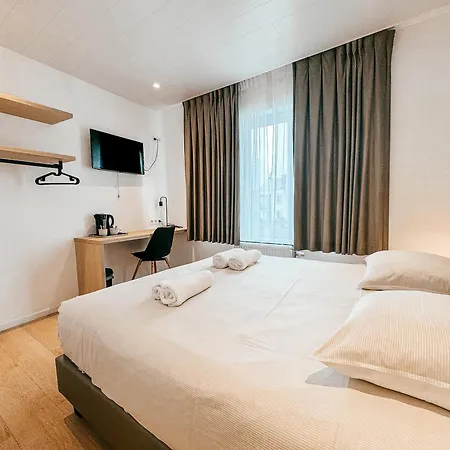 Alpha Hotel-3