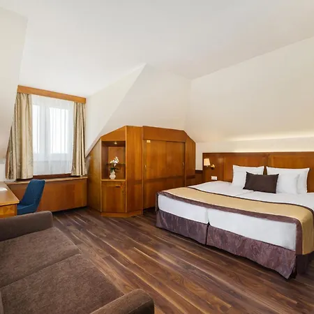 Carlton Hotel Buda Castle-2