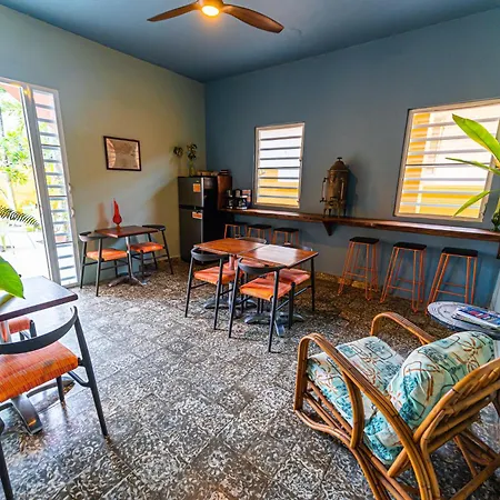 Casa De Amistad Guesthouse-3