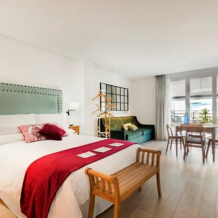 Apartamentos Turísticos La Plaza Chipiona-2