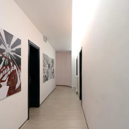 Mua Boutique Bologna-3
