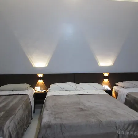 Hotel Tropicália próximo a 25 de março , Brás e Bom Retiro Com estacionamento conveniado ao lado do hotel-3