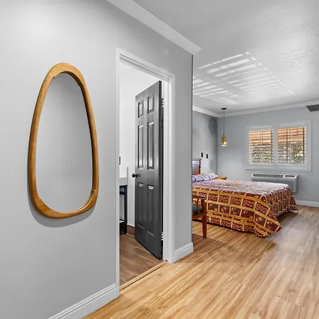 Beverly Inn-3