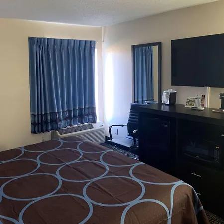 Super 8 By Wyndham Galesburg-3
