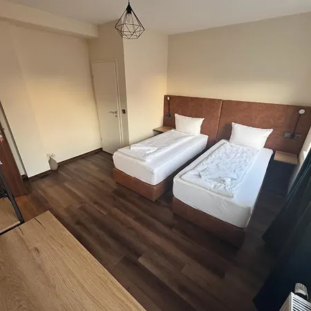 Hotel Capitol Zentrum - 24h --3