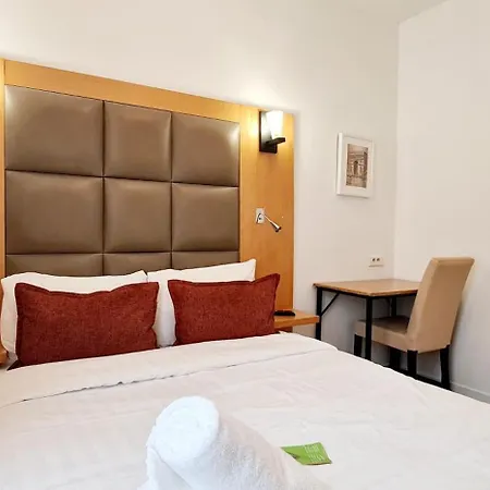 Hotel De France 18-2