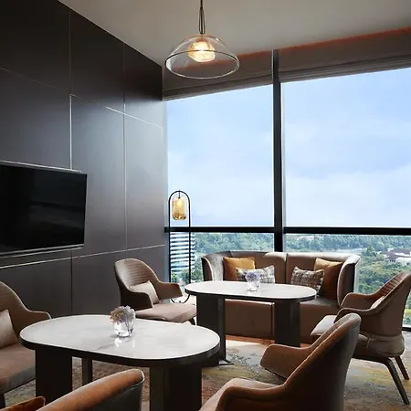 Momentus Hotel Alexandra-3