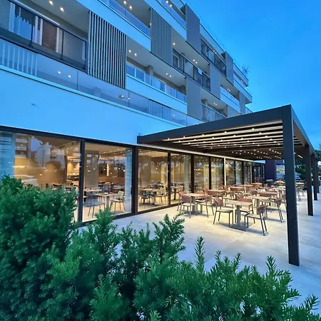 Petit Hotel-2