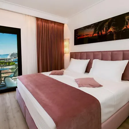 Hotel Luxe-3