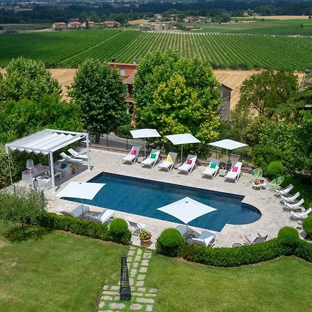 Boutique Hotel Al Grappolo D'Oro-3