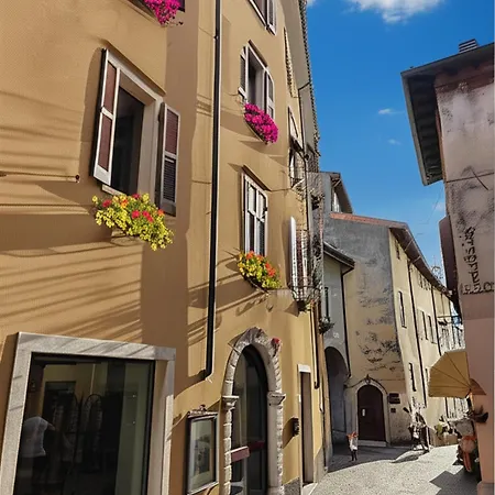 Hotel Modena Old Town-3
