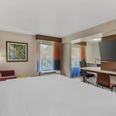 Best Western Plus Lexington Inn-3