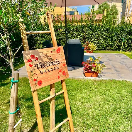 The Bricks B&B Free Parking-3