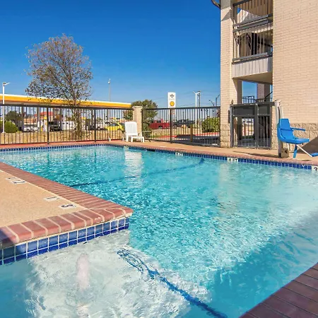 Quality Inn & Suites Weatherford-2