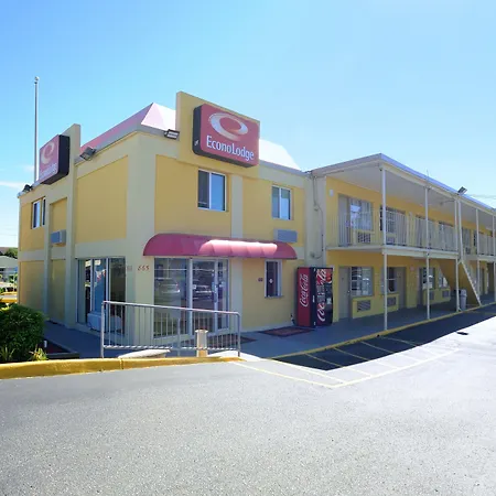 Econo Lodge At Military Circle-3