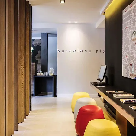 Ibis Styles Barcelona Centre-2